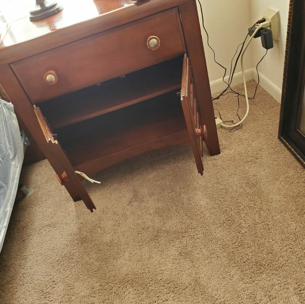 Queen bedrom set - Picture 5 of 6